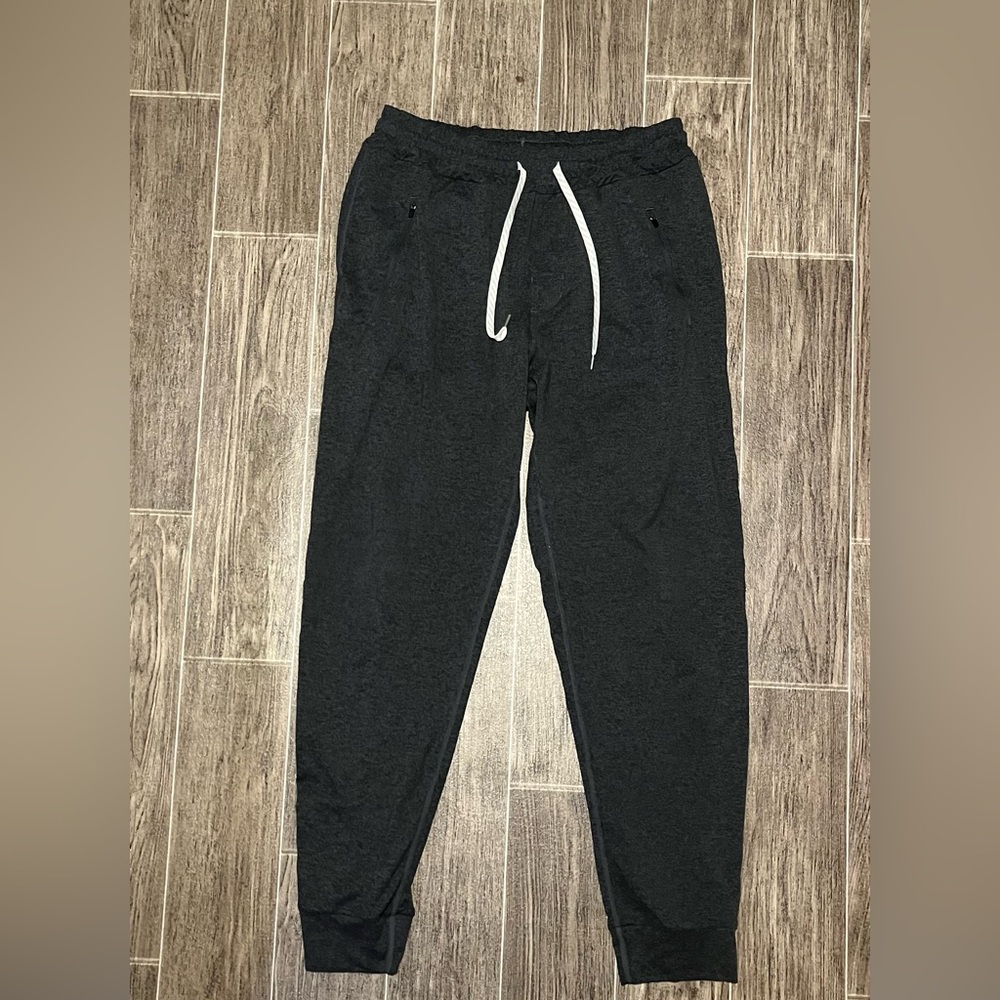 Vuori Ponto Performance Pants Joggers Men’s Small Charcoal Gray